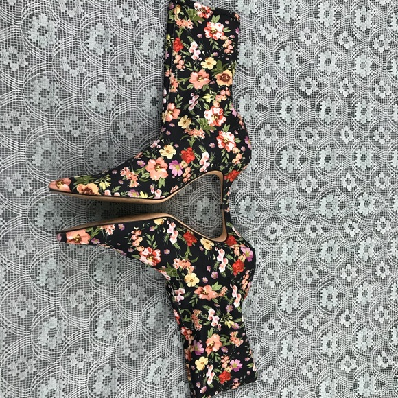 Zara Floral Ankle Sock Boots with Heel - Picture 6 of 7